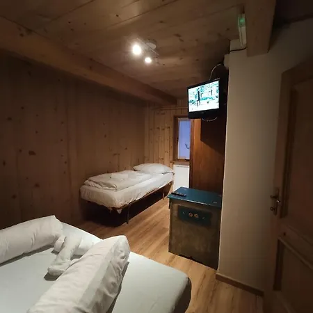 Zimmer In Kratten Chalet *